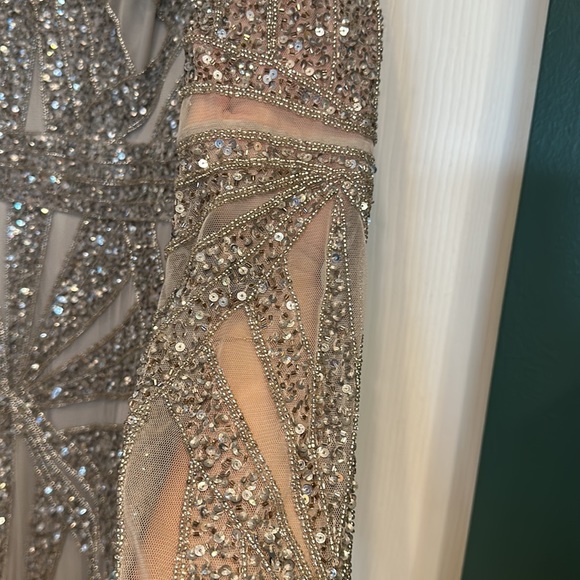 NWT AIDAN MATTOX BEADED SILVER GOWN - Picture 10 of 17
